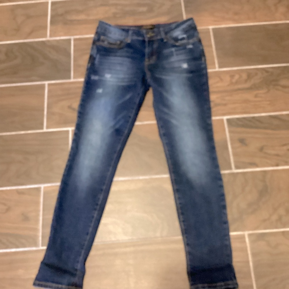 Elite ladies jeans Sz5/6, distressed, gently worn. See pics for details